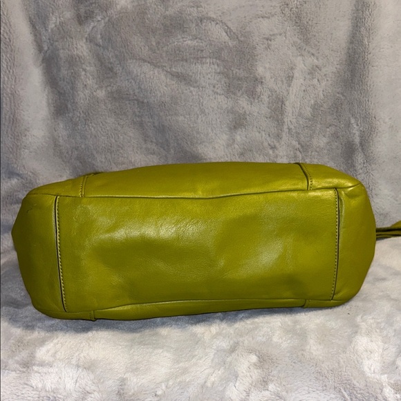 COACH F 23937 Pistachio Green Leather Shoulder Bag With Crossbody Strap - Picture 7 of 12